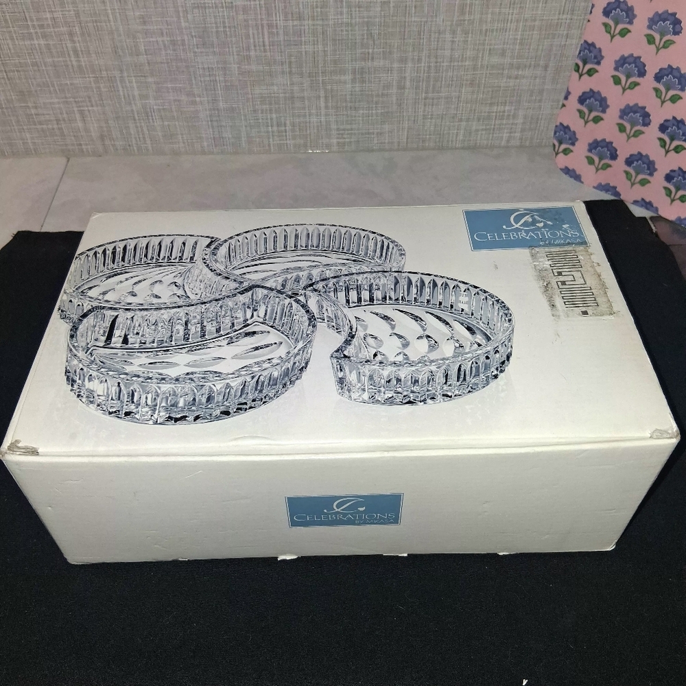 CELEBRATIONS MIKASA Set Of 4 Cresent Dishes Cresent Collection QQ411/408 CRYSTAL - Picture 6 of 16